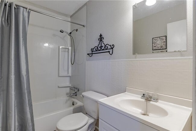 Building Photo - 6075 Quail Run S