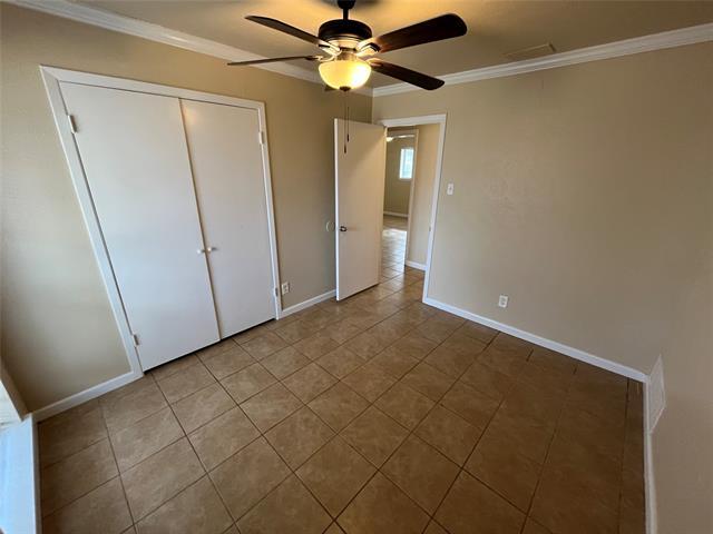 Building Photo - 422 Bella St