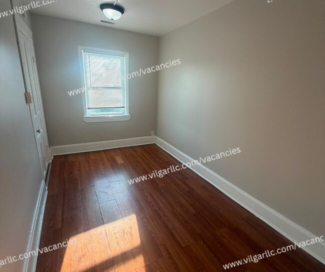 Building Photo - 5025 Tod Ave