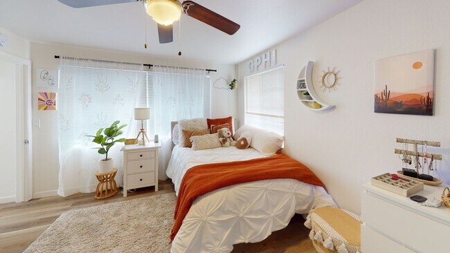 Building Photo - 6328 Mesita Dr