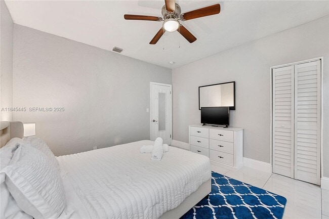 Building Photo - 2227 Cody St