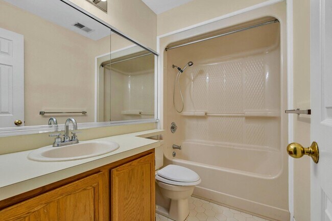 Building Photo - 31 Fair Acres Ct