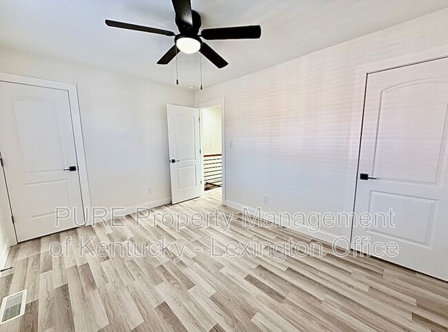 Building Photo - 305 Lake St