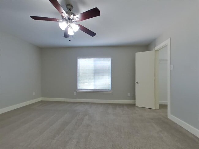 Building Photo - 15839 S Alley Ct
