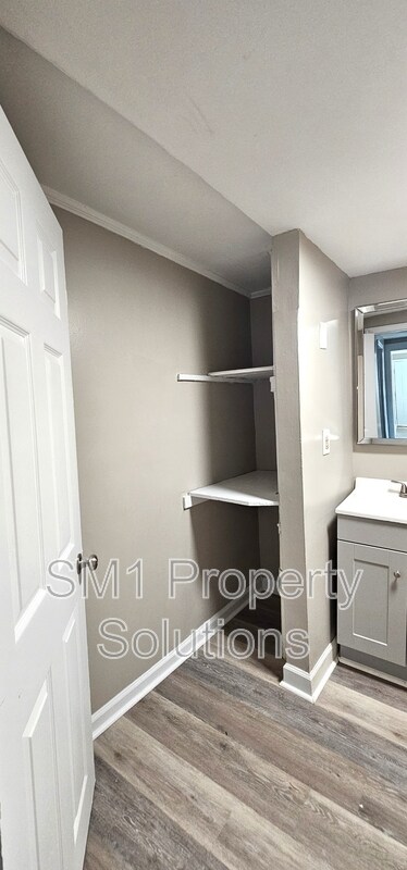 Building Photo - 534 Cranbrook St
