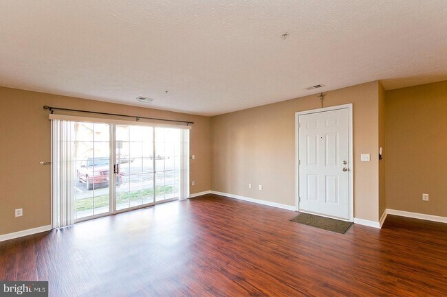 Building Photo - 117 1 Brookland Terrace