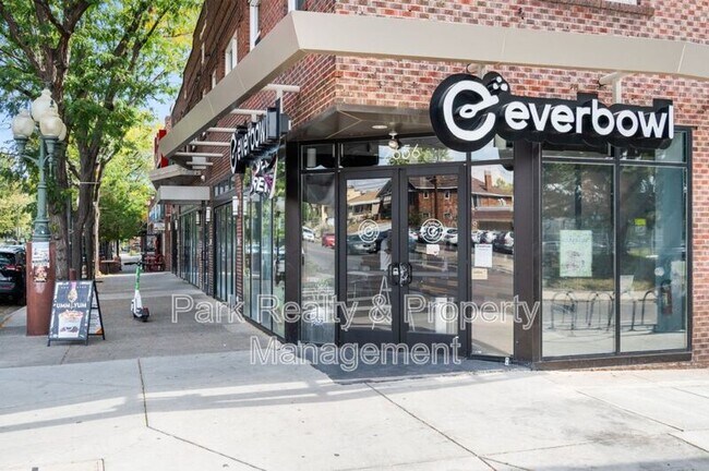 Building Photo - 2742 W Denver Pl