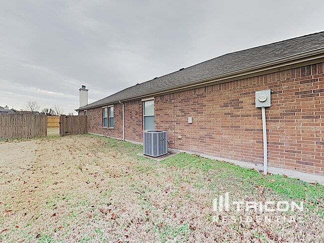 Building Photo - 125 Bison Meadow Dr