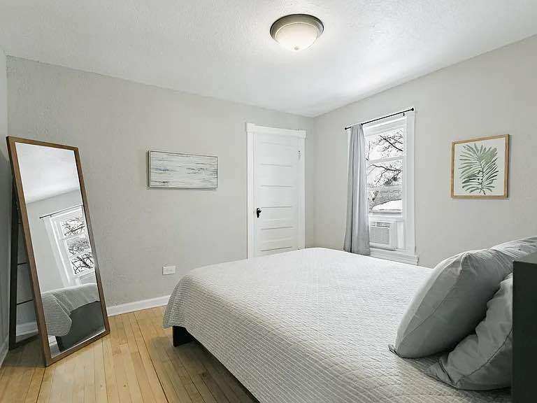 Building Photo - 1541 Charles Ave