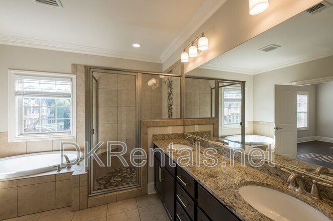 Building Photo - 921 Hickory Leaf Ct SE