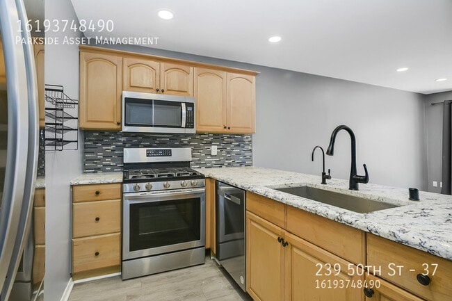 Building Photo - 239 50th St