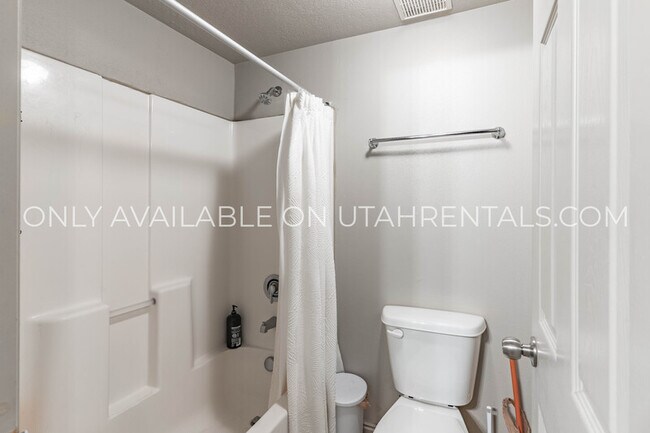 Building Photo - 843 E 620 N St