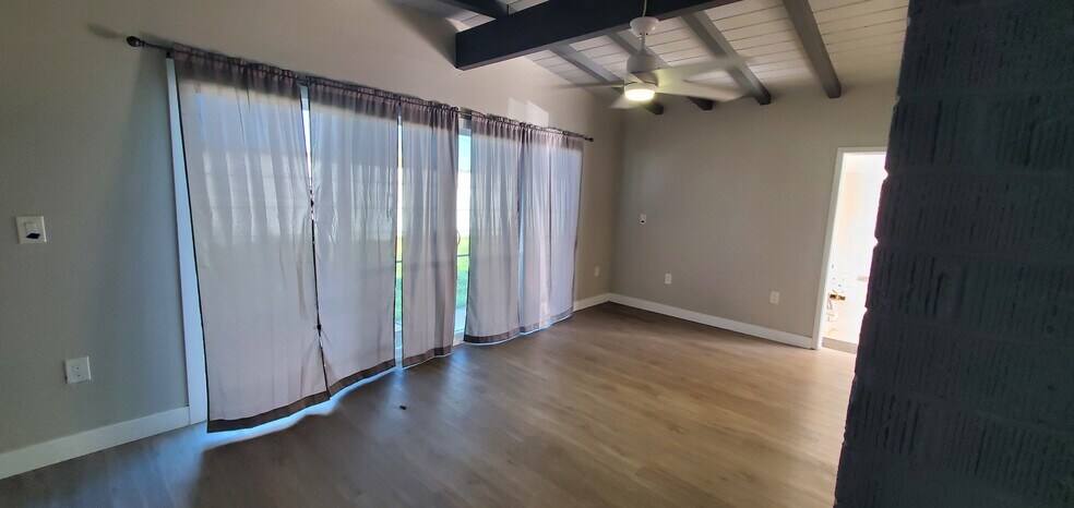 Building Photo - 3822 Conrad Ave