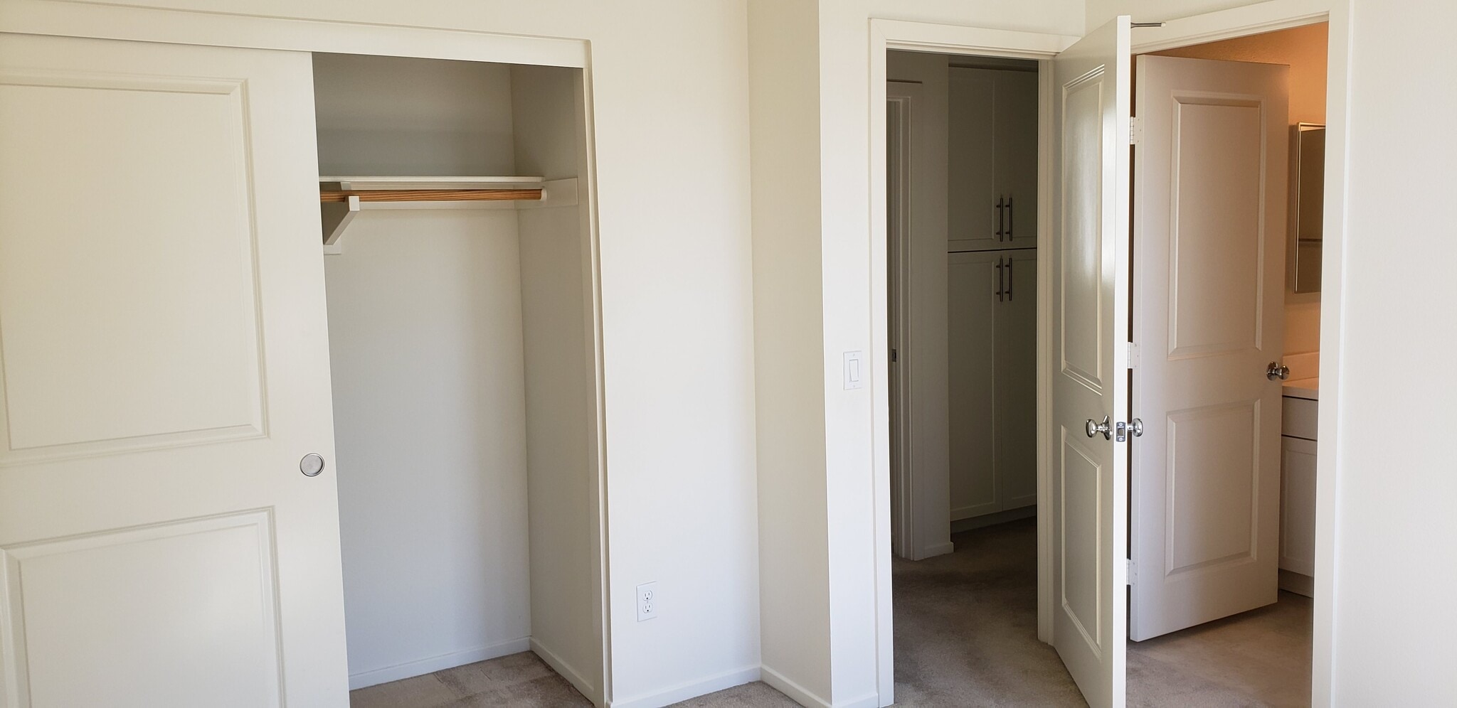 3rd floor bedroom closet, hallway, & bathroom - 315 Royal Gln