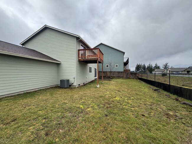 Building Photo - Application Pending - 3 Bedroom House For ...
