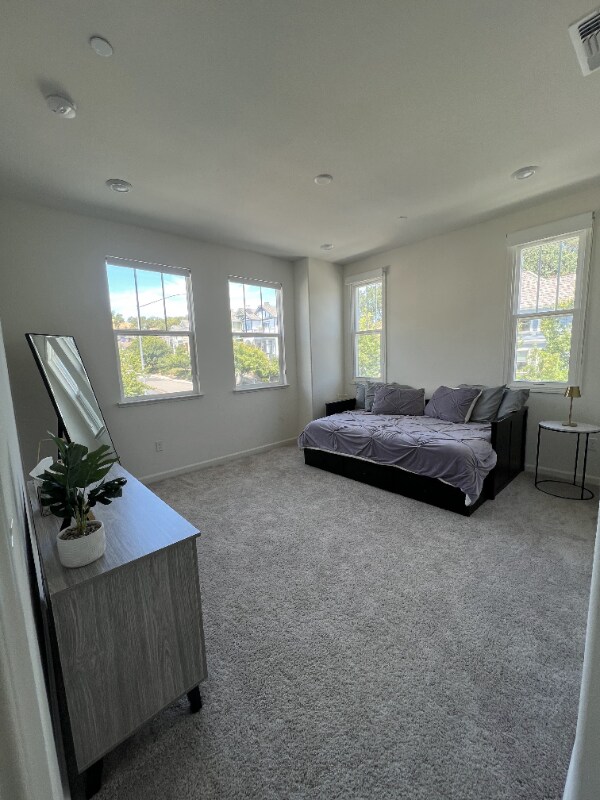 Building Photo - 32 Lesina Way