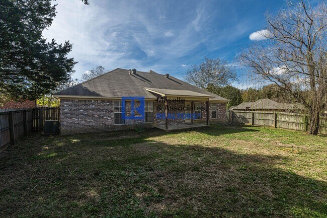 Building Photo - 3 Bed / 2 Bath home in Harvey Crossing