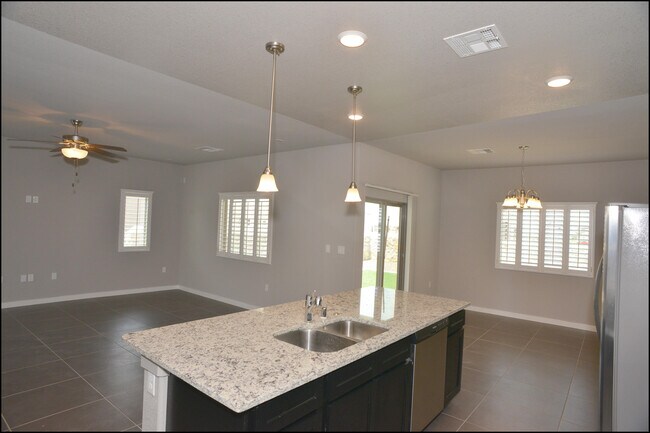 Building Photo - 945 Penrith St