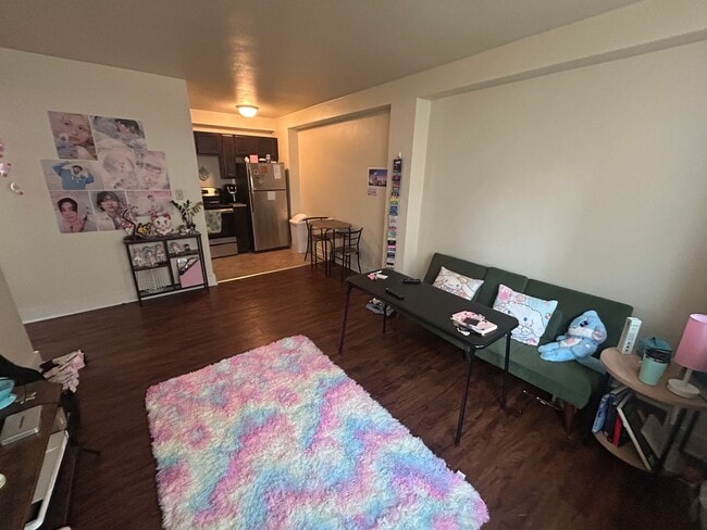Interior Photo - 1029 E Knapp St