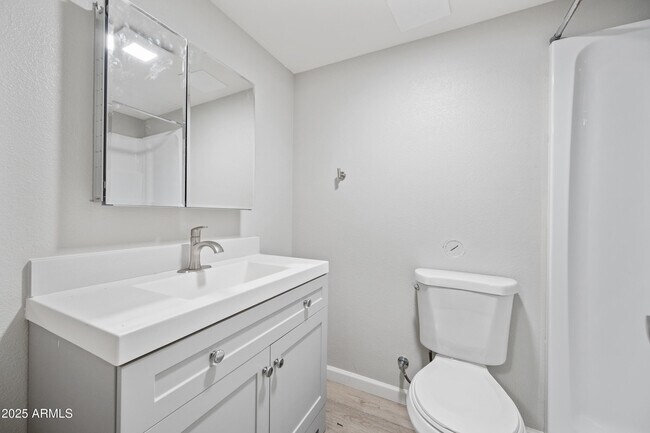 Building Photo - 3025 N 32nd St