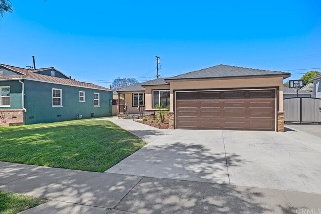 Building Photo - 2957 Daneland St