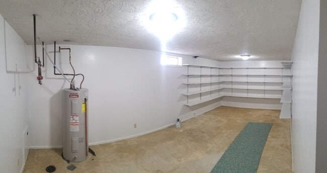 Building Photo - 4 Bed, 3 Bath HOME in Rexburg