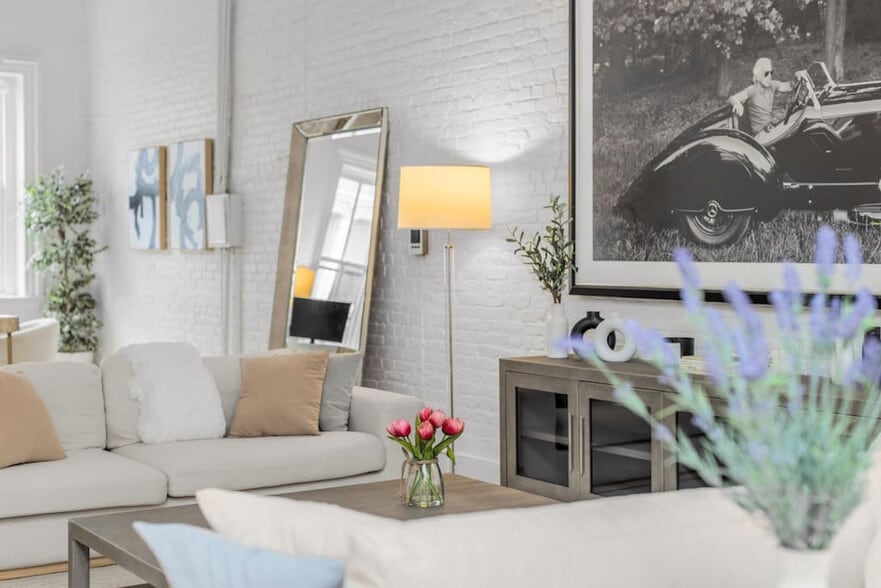 Building Photo - 508 Broadway-SI ID1035013P