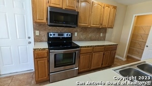 Building Photo - 5927 Cliff Rock Dr