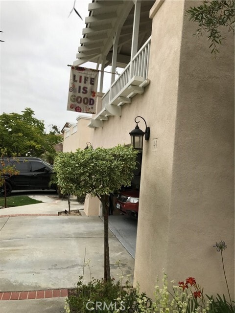 Building Photo - 44 Blanco