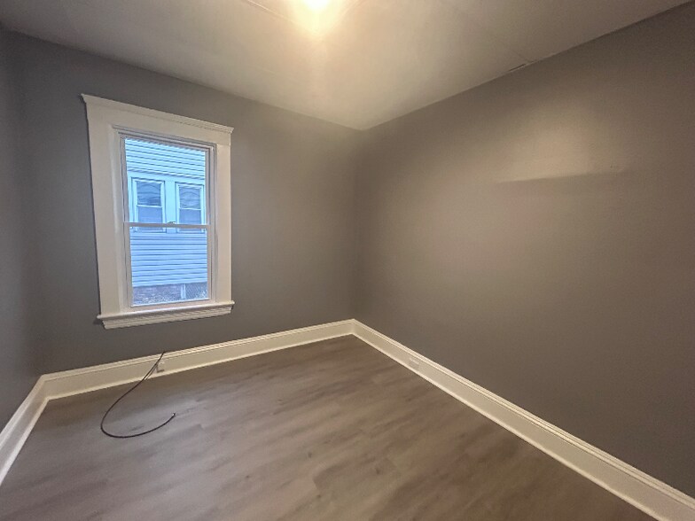 Building Photo - 3441 W 56th St