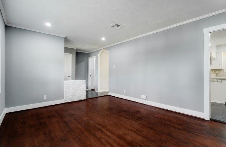 Building Photo - 7151 Edgemoor Dr