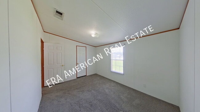 Building Photo - 8204 Verano St