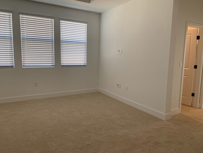 Building Photo - Brand NEW 4 bedroom 1 story home Rancho Co...