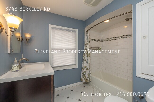 Building Photo - 3748 Berkeley Rd