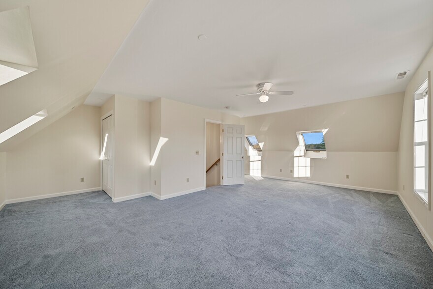 Building Photo - 8 Highland Ave