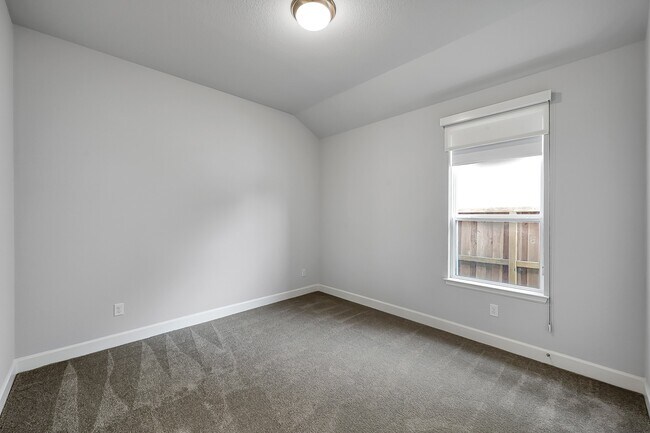 Building Photo - 8431 Willow Whisper Ln