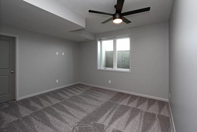 Building Photo - Beautiful 5 Bed/3 Bath House Available February 1st, 2026!