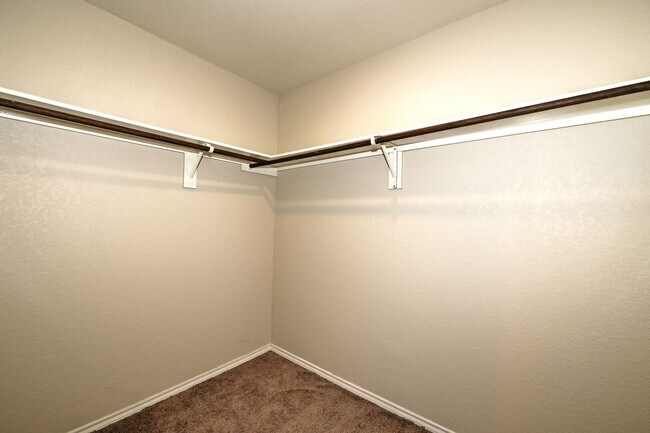 Building Photo - 7927 Dovers Den