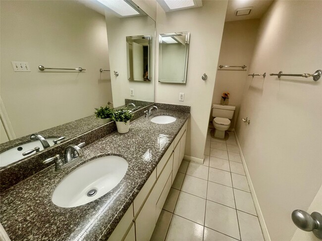 Building Photo - 4144 Greystone Way