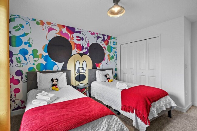 Building Photo - 1074 Splash Shot Pl