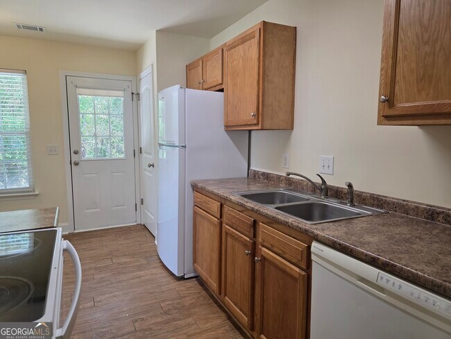 Building Photo - 129 Smithfield Dr
