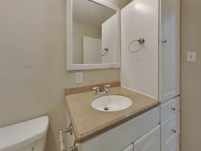 Building Photo - 4238 Burkegate Dr