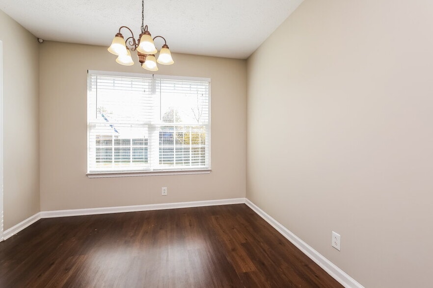 Building Photo - 1179 Everton Dr