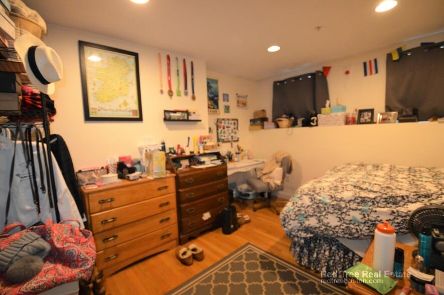 Building Photo - 1801 Beacon St