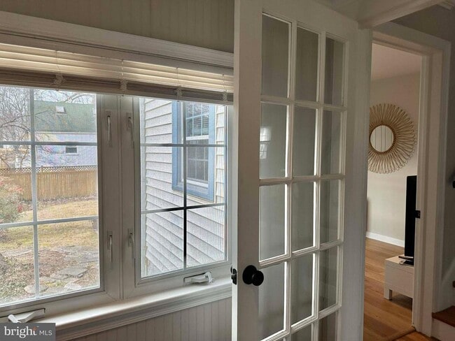 Building Photo - 1228 N Stuart St