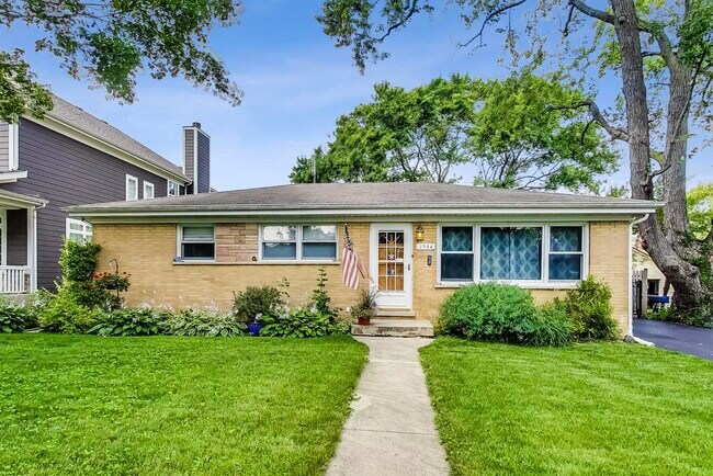 Building Photo - 1304 N Mitchell Ave