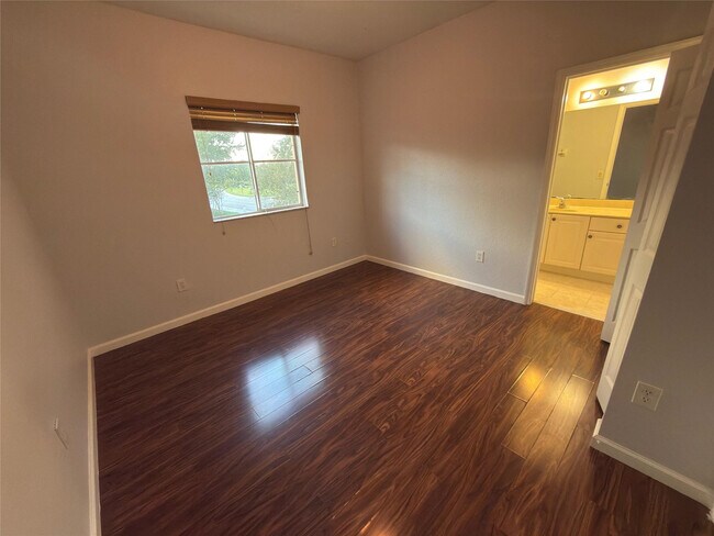 Building Photo - 8320 Santa Monica Ave