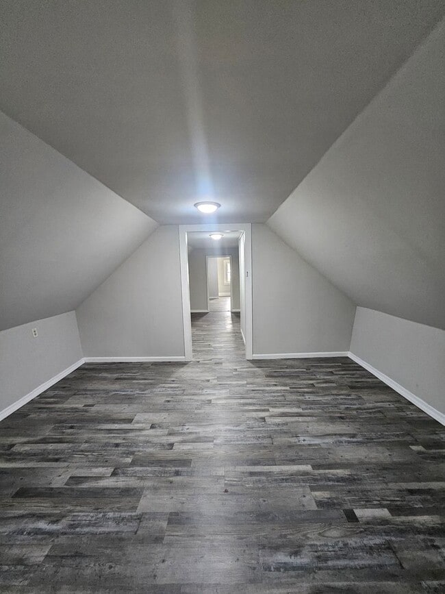 Building Photo - 4bed/2bath house