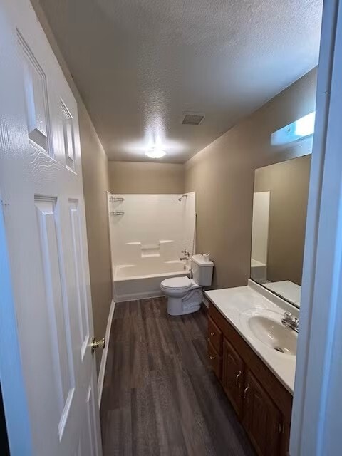 Building Photo - 1326-1328 Pine Hill Drive