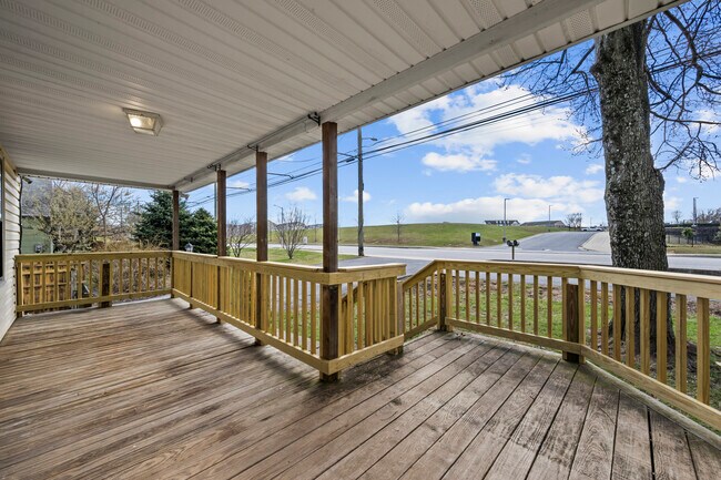 Building Photo - Dolly's